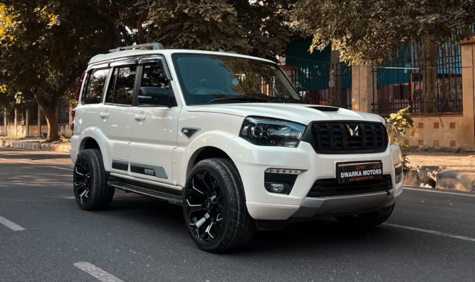 Mahindra Scorpio S11