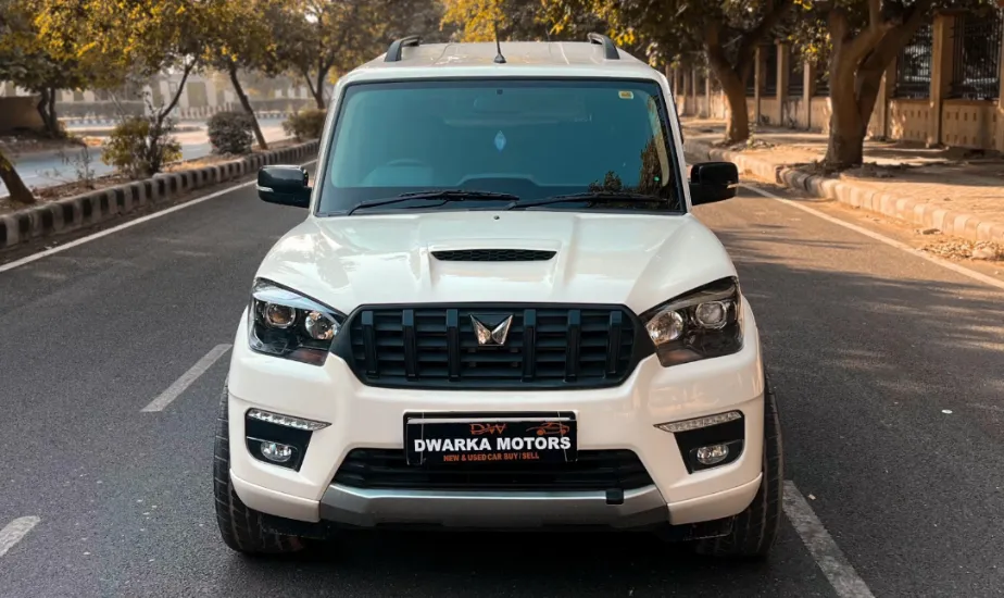 Mahindra Scorpio S11